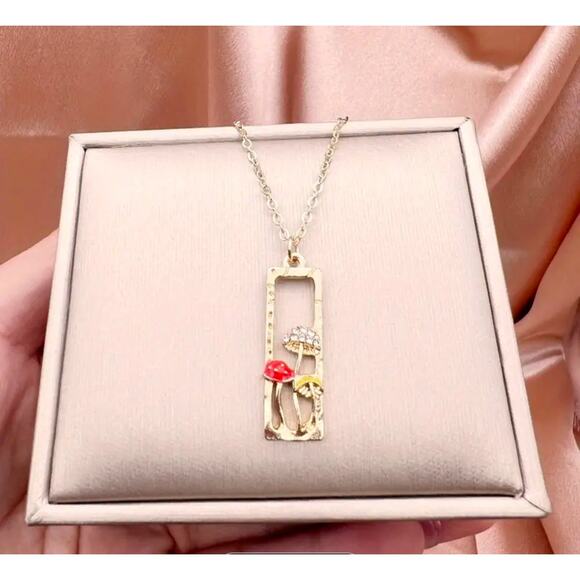 Tiny Mushroom Pendant Necklace Dainty Gold Alloy Metal NEW Cottagecore Boho - Picture 2 of 3